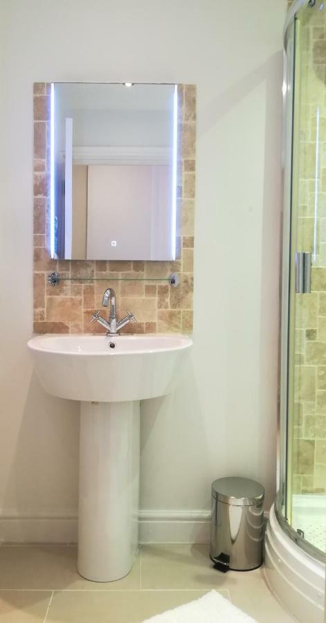 Modern, 1 Bedroom Apartment, Uplands, Σουόνσι Εξωτερικό φωτογραφία